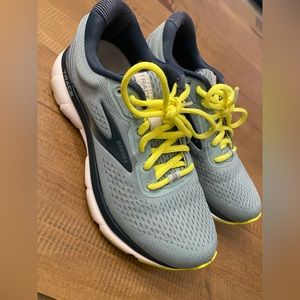 Girls Brooks athletic shoes, size 5